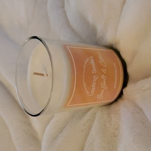 NIB Lasting Smiles!Sea salt and citrus aromatherapy soy candle